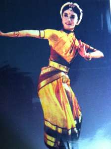 Les fans chinois rendent un riche hommage au légendaire danseur classique indien chinois Zhang Jun