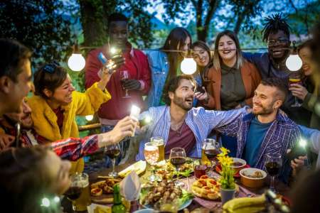 Pourquoi louer une maison de vacances privée est préférable pour les voyages de groupe