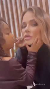 Khloe Kardashian laisse Chicago se maquiller dans une douce vidéo