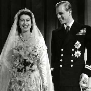La reine Elizabeth a utilisé des coupons de rationnement pour payer sa robe de mariée