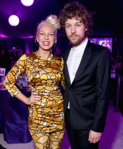 Sia a été « gravement déprimée » pendant des années après le divorce d’Erik Anders Lang