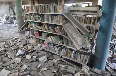 À Gaza, une bibliothèque dévastée par les affrontements