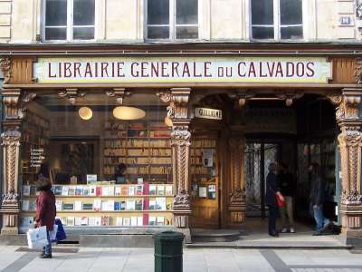 Achats de livres : la Normandie incite les maires à “privilégier” les librairies
