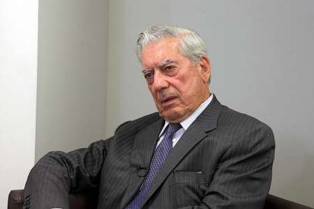 Le prix Nobel Mario Vargas Llosa hospitalisé  