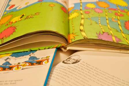 Les livres du Dr. Seuss jugés racistes resteront disponibles dans des bibliothèques
