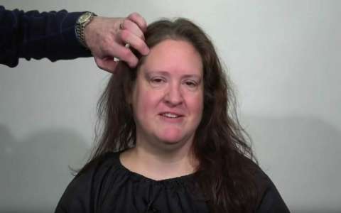 L’employé d’une compagnie aérienne est fatiguée de lisser ses cheveux: Admirez sa transformation étonnante grâce à ‘The Makeover Guy’