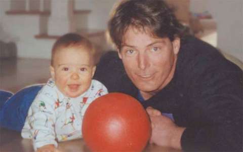 Fils Christopher Reeve perd ses parents à 13 ans – il a 29 ans maintenant et copie conforme papa Superman