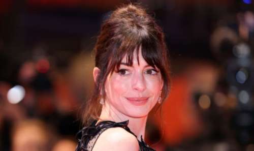 Anne Hathaway, 40 ans, laisse peu de place à l’imagination alors qu’elle clignote en chair dans une robe transparente |  Nouvelles des célébrités |  Showbiz et télévision