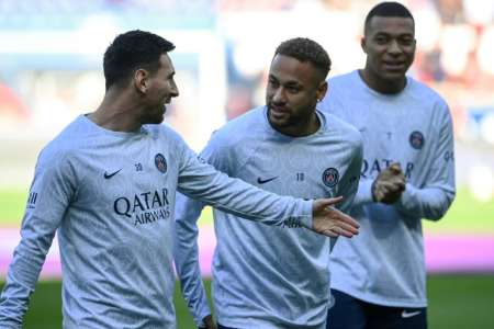 Le PSG s’apprête à perdre les trois attaquants superstars alors que la sortie de Neymar se profile