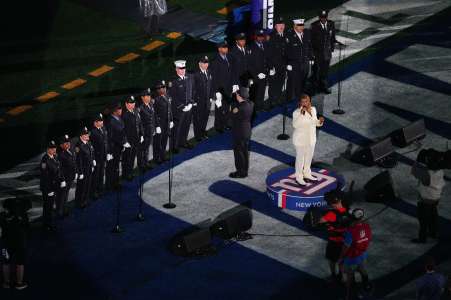 L’interprétation de l’hymne national de Queen Latifah lors d’un match de la NFL déroute Internet
