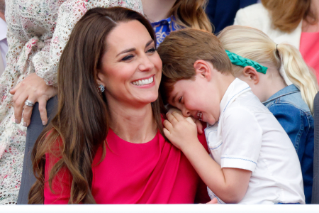 Les mouvements correspondants de Kate Middleton et du prince Louis repérés par les fans