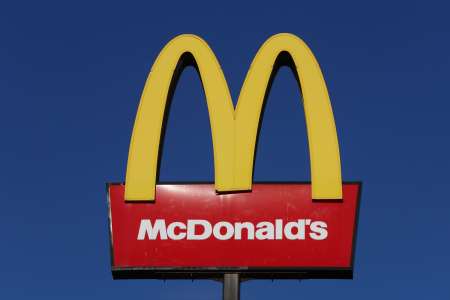 McDonald’s répond après avoir été accusé de vendre des hamburgers « crus »