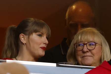 Comment la mère de Travis Kelce a soutenu discrètement le nouvel album de Taylor Swift
