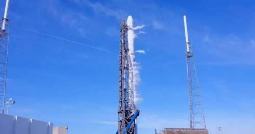 SpaceX a réussi le lancement de la toute première fusée faite entièrement de matériaux recyclés