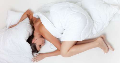 10 raisons pour lesquelles vous devriez dormir nu
