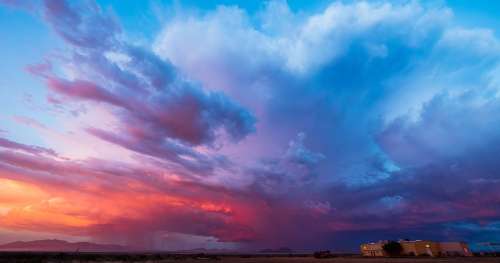 Entre tempêtes et orages, contemplez la beauté du ciel dans cette vidéo fabuleuse