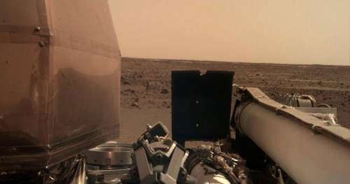 Après Curiosity, la sonde InSight est arrivée sur Mars : découvrez ses deux premiers clichés !