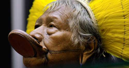 Le chef indien Raoni mène un combat acharné pour sauver l’Amazonie… dans l’indifférence totale
