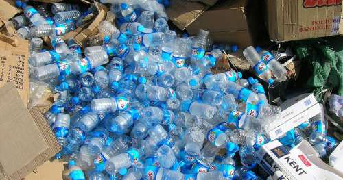 Le gouvernement veut (enfin) consigner les bouteilles plastiques et les canettes