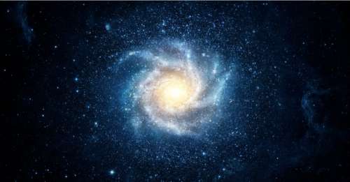 Pourquoi le calcul des distances dans l’Univers est-il crucial dans l’étude de son expansion ?