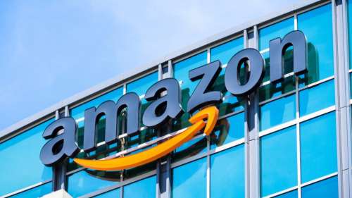 Inde : Les commerçants accusent Amazon de « terrorisme économique » suite au milliard d’investissement