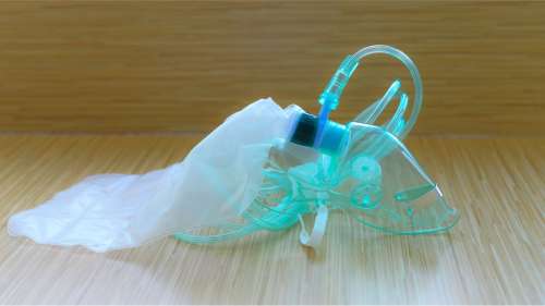 Dans les hôpitaux italiens, l’impression 3D sauve des vies face à la pénurie de valves respiratoires