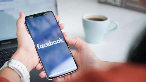 Facebook va alerter les utilisateurs qui ont été exposés aux fausses informations liées au Covid-19