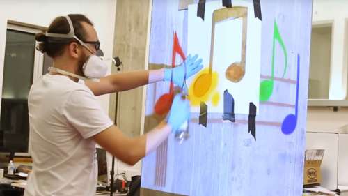 Des chercheurs inventent un spray de « peinture connectée » qui rend les surfaces interactives
