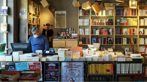 Des écrivains veulent payer les amendes des libraires ouverts pendant le confinement