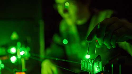 Des scientifiques génèrent les impulsions laser les plus intenses jamais enregistrées