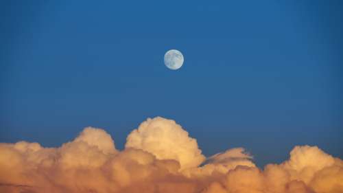 Une étude à grande échelle montre que la Lune influence fortement notre sommeil