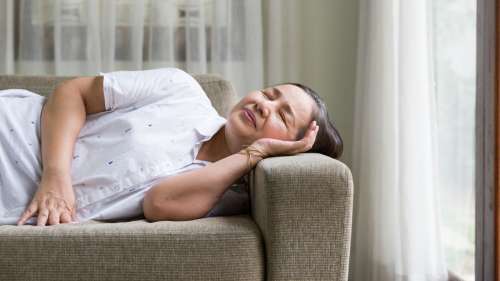 Les siestes excessives constitueraient un signe précoce de la maladie d’Alzheimer