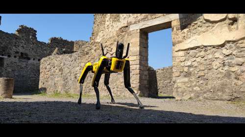 Mais que vient faire Spot, le robot-chien de Boston Dynamics, à Pompéi ?