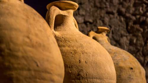 Trois jarres qui reposent au fond de la mer depuis des siècles révèlent les secrets du vin romain