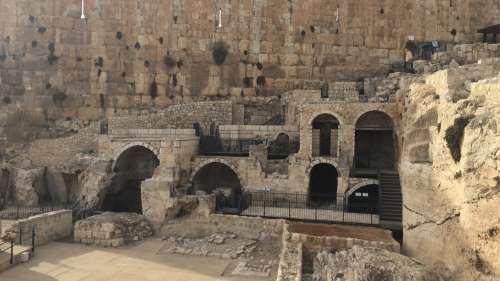 Découverte des vestiges d’un bain rituel vieux de plus de 2 000 ans à Jérusalem