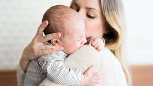 Voici le moyen le plus rapide de calmer un bébé qui pleure, selon la science