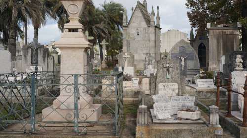 Des cadavres se transforment en momies dans les cimetières au Portugal
