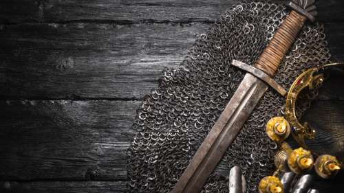 Des archéologues suédois découvrent deux épées vikings dans un ancien cimetière