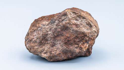Une météorite vieille de 4,6 milliards d’années éclaire l’origine de l’eau sur Terre