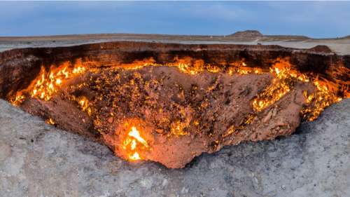 À l’intérieur de la « Porte de l’Enfer », ce trou béant qui brûle depuis 50 ans au Turkménistan