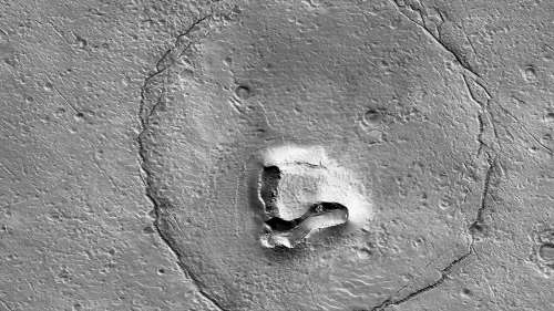 Mars abrite un cratère qui ressemble à un ours
