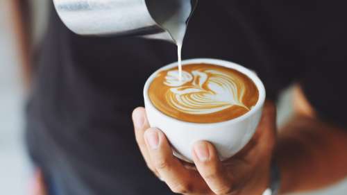Une nouvelle étude révèle l’impact de la caféine sur la graisse corporelle et le diabète