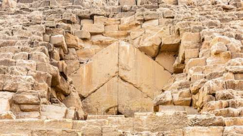 Les anciens Égyptiens ont-ils utilisé des machines « disparues » pour construire les pyramides ?
