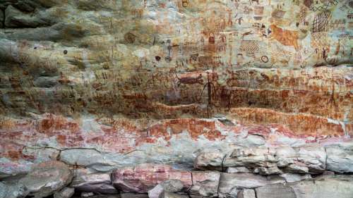 Des drones découvrent des œuvres rupestres vieilles de 7 000 ans