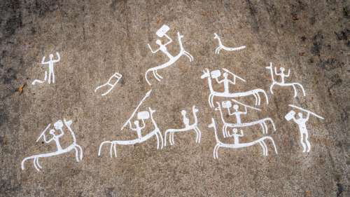 Découverte en Suède de dizaines de pétroglyphes vieux de 2 700 ans