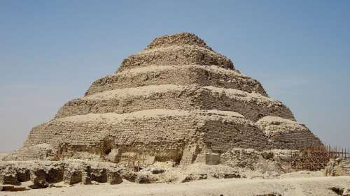 10 faits sur la pyramide à degrés de Saqqarah