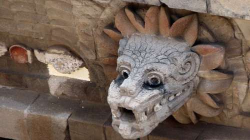 Découvrez l’histoire de Quetzalcoatl, l’une des divinités méso-américaines les plus importantes