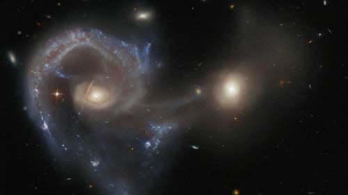 Hubble capture la collision impressionnante de deux galaxies