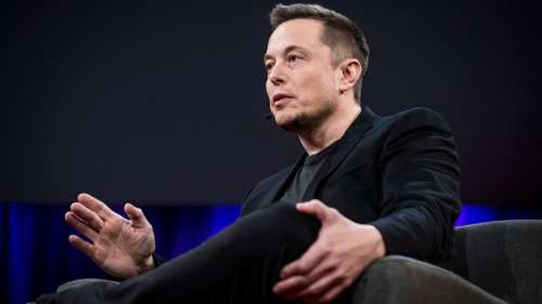 Elon Musk pique une crise de colère sur scène
