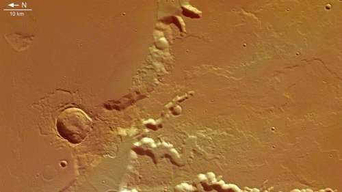 Un gigantesque gisement de glace d’eau souterrain détecté sous l’équateur de Mars